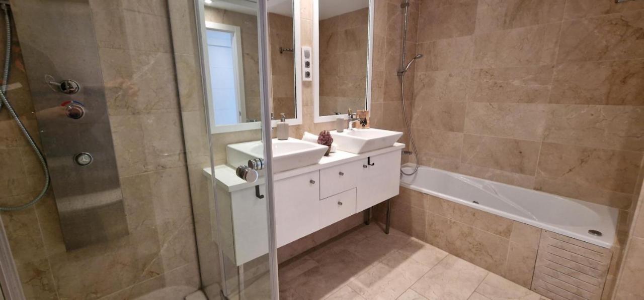 Casares Del Mar Luxury Apartment Malaga Exterior photo