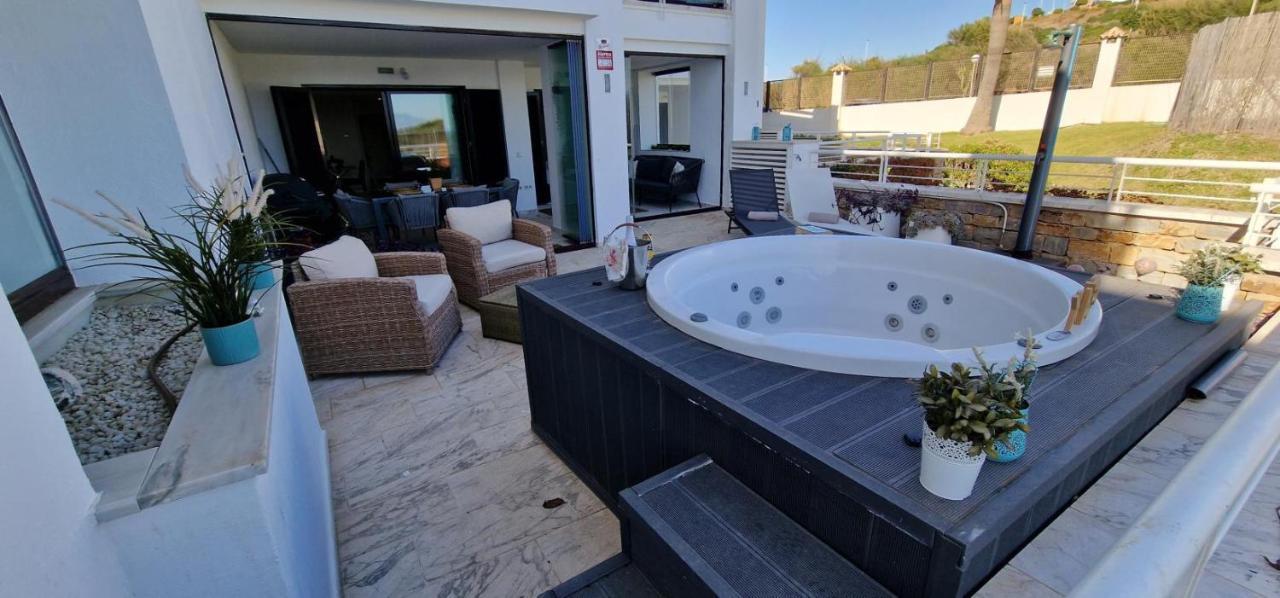 Casares Del Mar Luxury Apartment Malaga Exterior photo