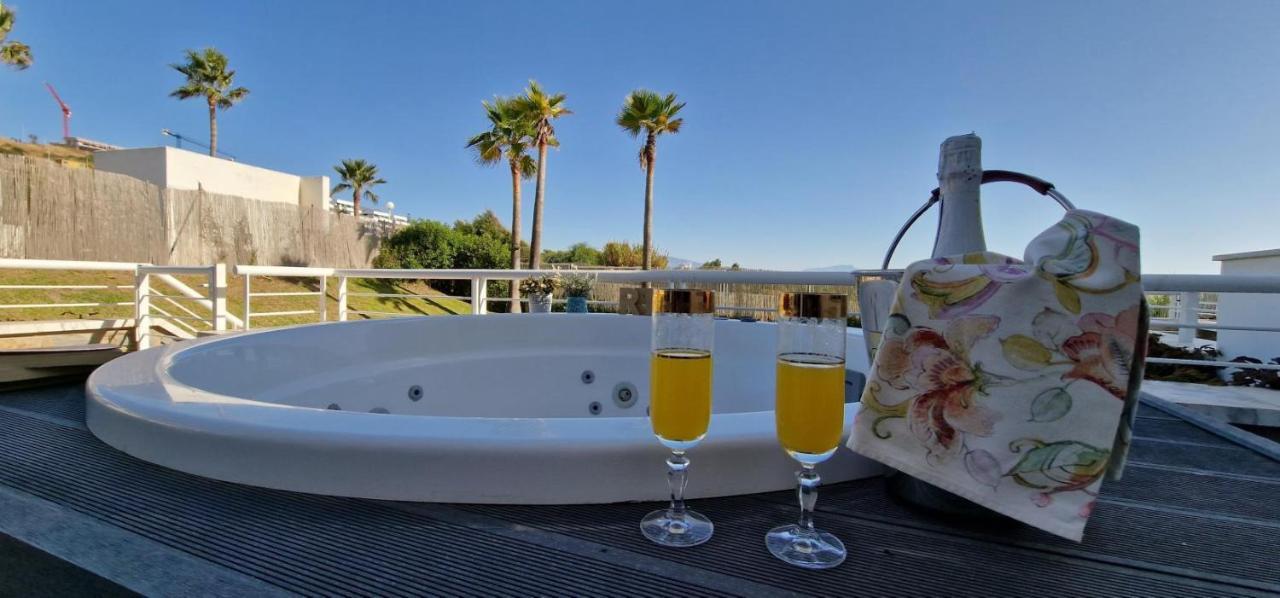 Casares Del Mar Luxury Apartment Malaga Exterior photo