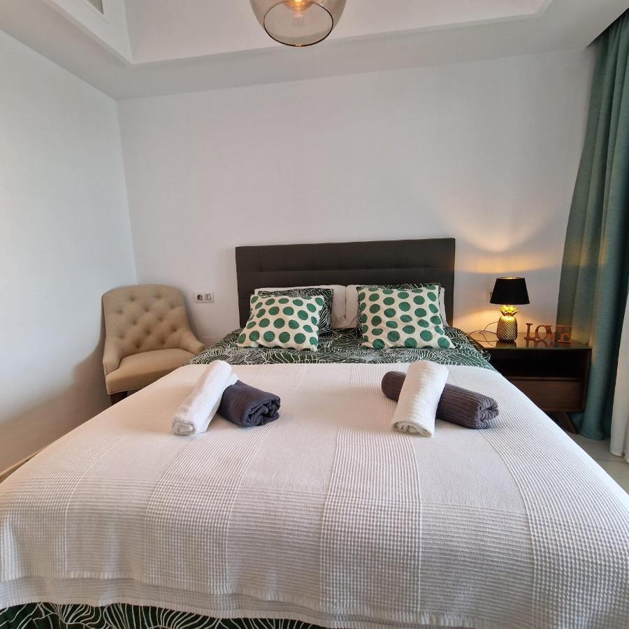 Casares Del Mar Luxury Apartment Malaga Exterior photo
