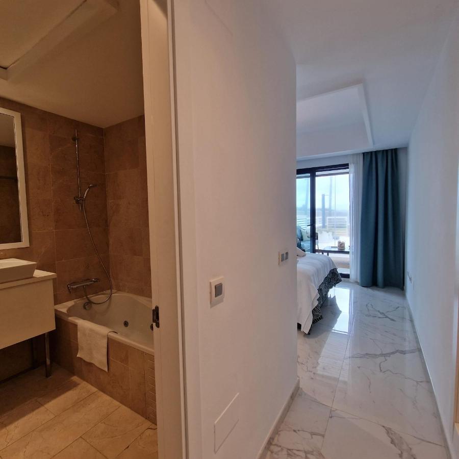 Casares Del Mar Luxury Apartment Malaga Exterior photo